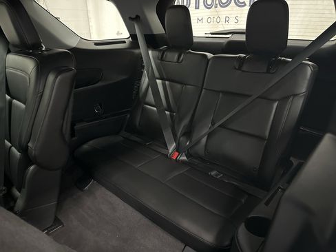 Used 2022 Ford Explorer XLT w/ Equipment Group 202A image 40