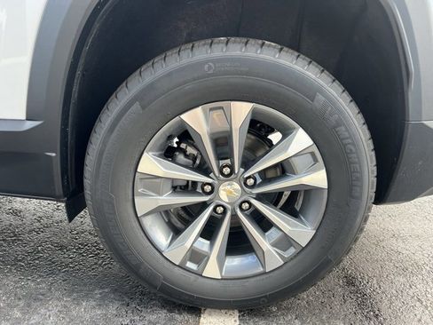 New 2026 Chevrolet Equinox LT w/ Convenience Package II image 7