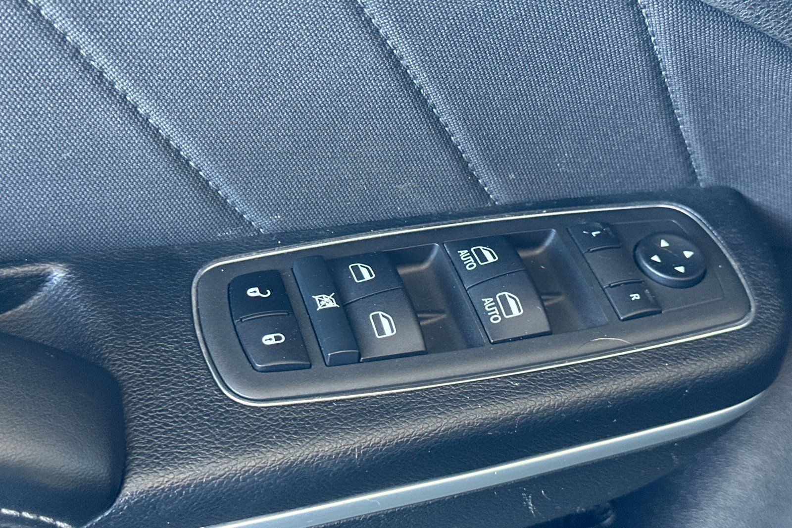 Used 2022 Dodge Charger SXT RWD image 18