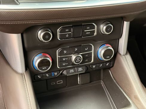 Used 2022 GMC Yukon SLT AWD/4WD image 20