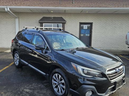 Used 2018 Subaru Outback 2.5i Touring image 2