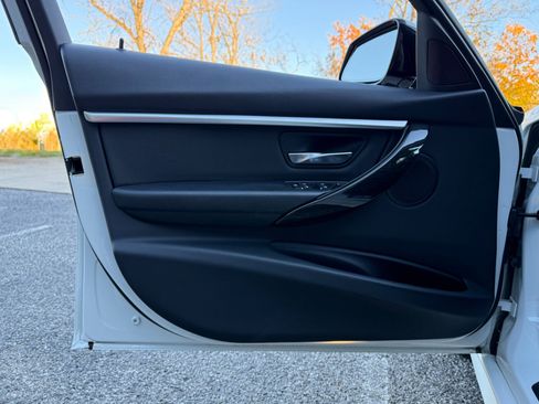 Used 2017 BMW 330i Sedan image 15