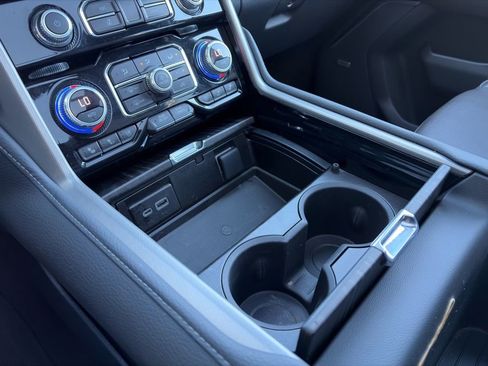 Used 2023 GMC Yukon XL Denali image 31