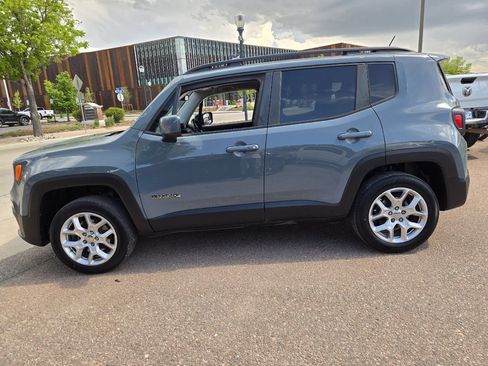 Used 2017 Jeep Renegade Latitude w/ Cold Weather Group AWD/4WD image 6