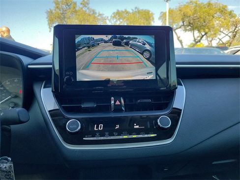 Used 2025 Toyota Corolla LE image 20