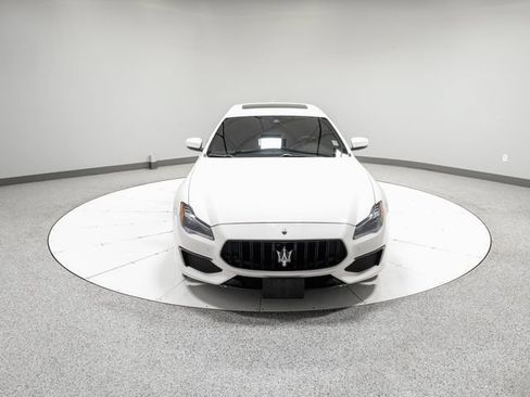 Used 2022 Maserati Quattroporte Trofeo RWD image 28