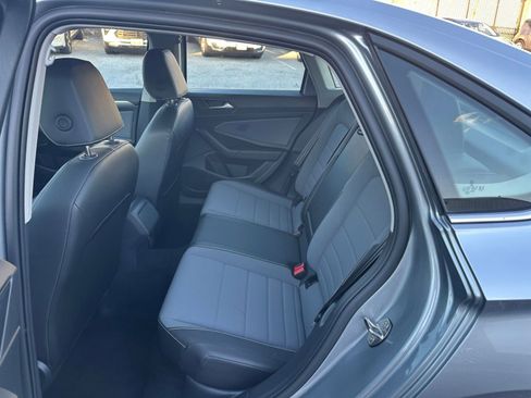 Used 2025 Volkswagen Jetta SE image 24