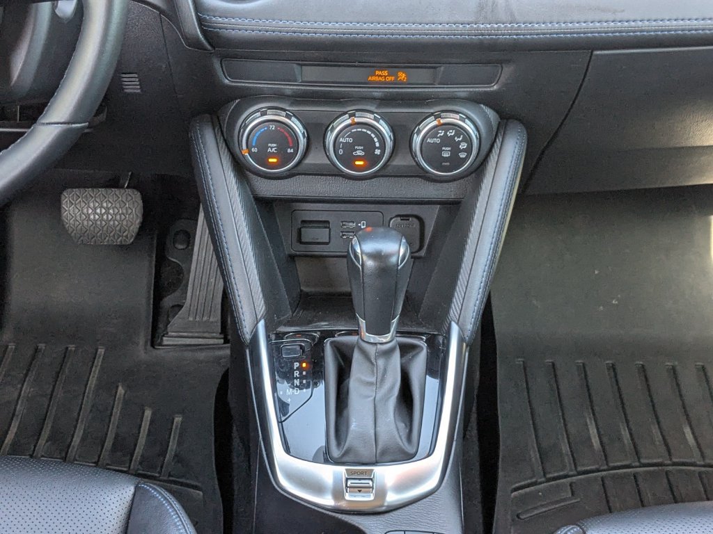 Used 2020 Toyota Yaris XLE FWD image 19
