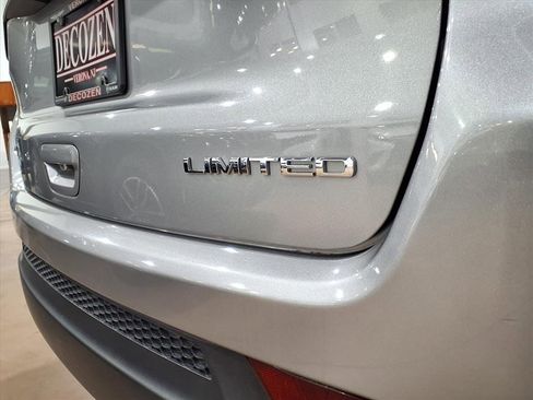 Used 2022 Jeep Compass Limited w/ Sun and Sound Group image 8