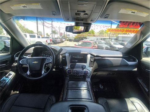 Used 2019 Chevrolet Suburban Premier AWD/4WD image 6