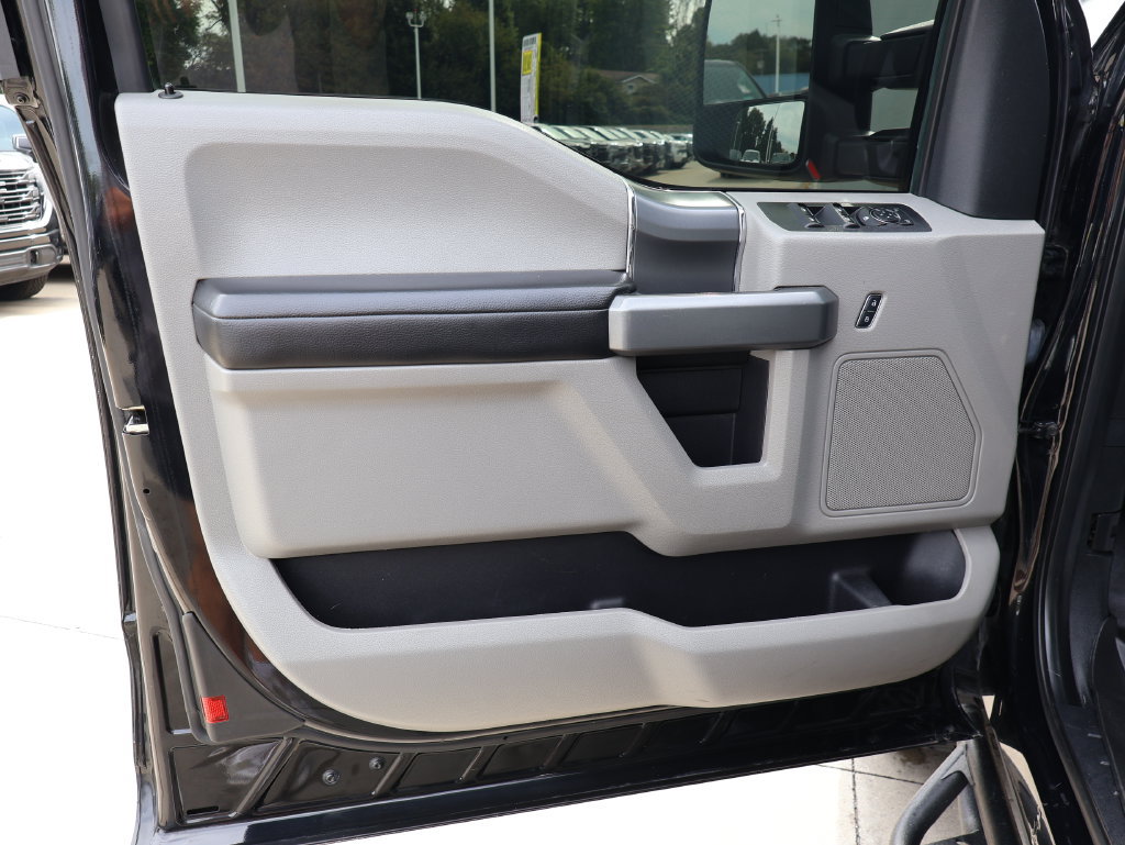 Used 2017 Ford F150 XLT w/ Equipment Group 301A Mid AWD/4WD image 11
