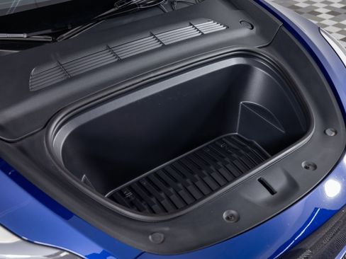 Used 2024 Tesla Model Y Long Range image 38