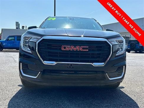 Used 2024 GMC Terrain SLE image 2