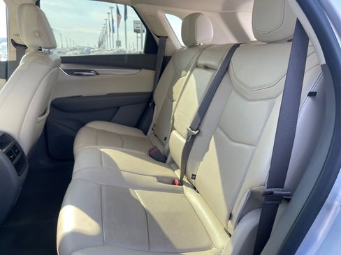 Used 2020 Cadillac XT5 Premium Luxury image 18