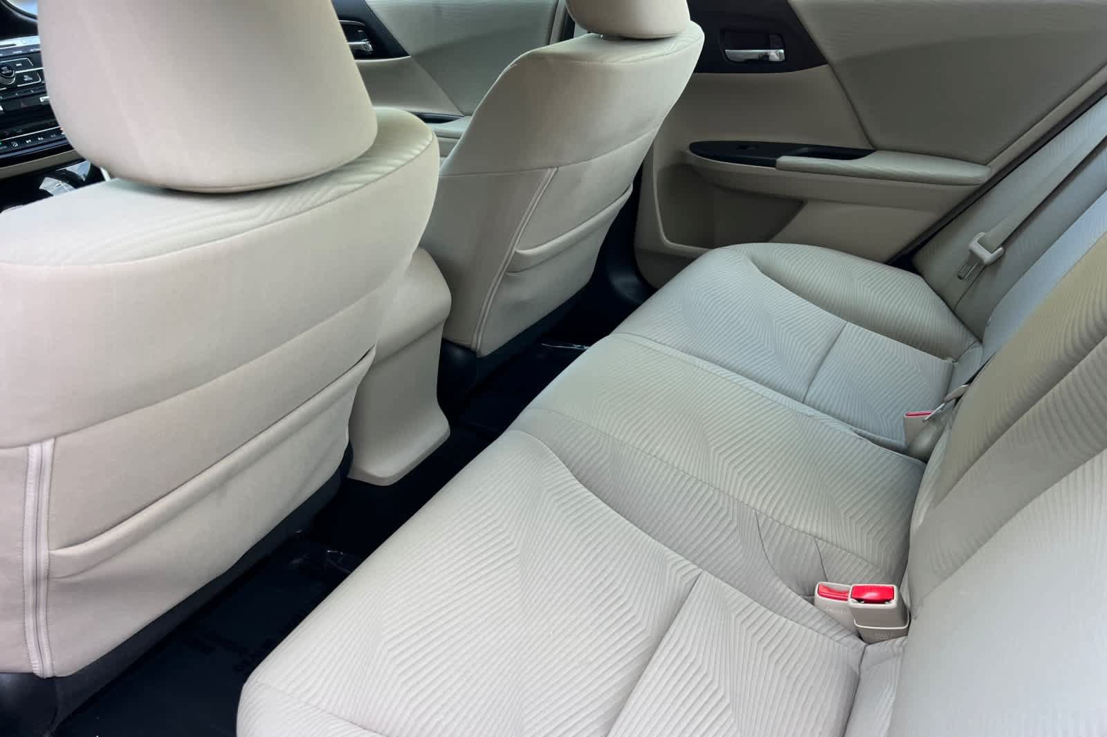 Used 2016 Honda Accord LX image 4