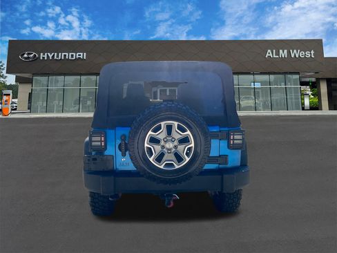 Used 2015 Jeep Wrangler Unlimited Rubicon w/ Max Tow Package image 6