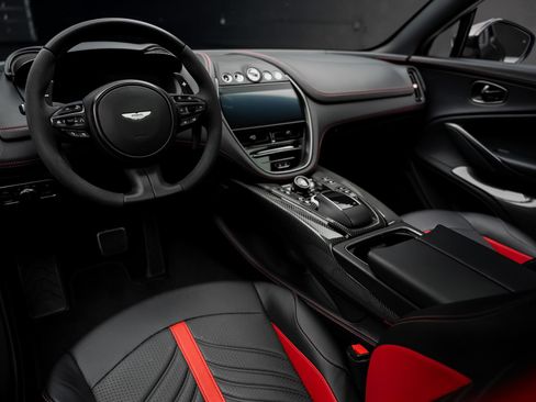 Used 2023 Aston Martin DBX 707 AWD/4WD image 2