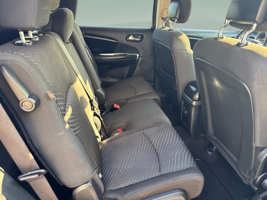 Used 2015 Dodge Journey SXT w/ Flexible Seating Group FWD image 21