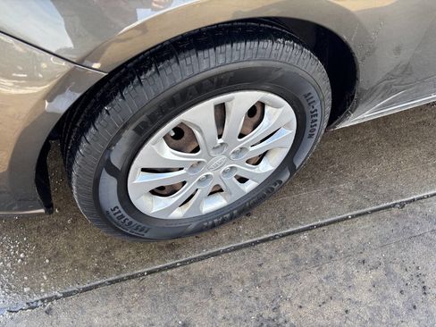 Used 2010 Kia Forte EX image 2