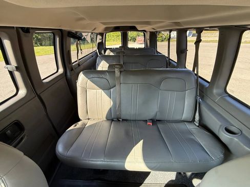 Used 2015 GMC Savana 3500 LT w/ LT Preferred Equipment Group image 20