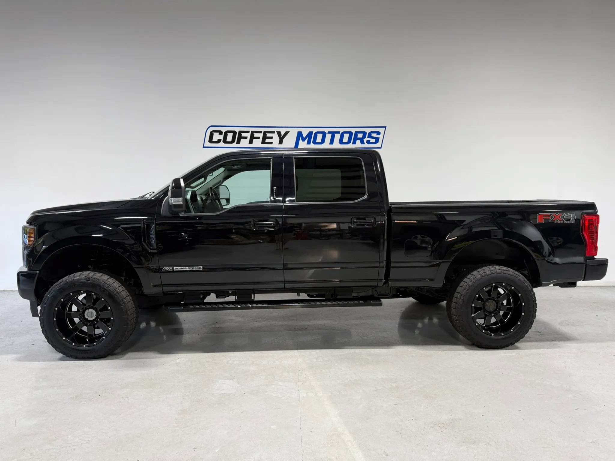 Used 2019 Ford F250 Lariat AWD/4WD image 3