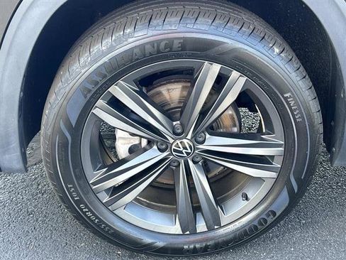 Used 2022 Volkswagen Atlas Cross Sport SEL R-Line AWD/4WD image 8