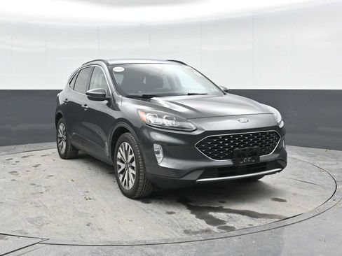 Used 2020 Ford Escape Titanium w/ Titanium Premium Package 2.0 image 6