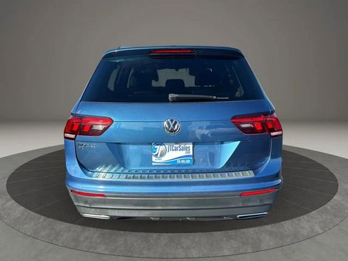 Used 2019 Volkswagen Tiguan SE w/ Panoramic Sunroof Package image 11