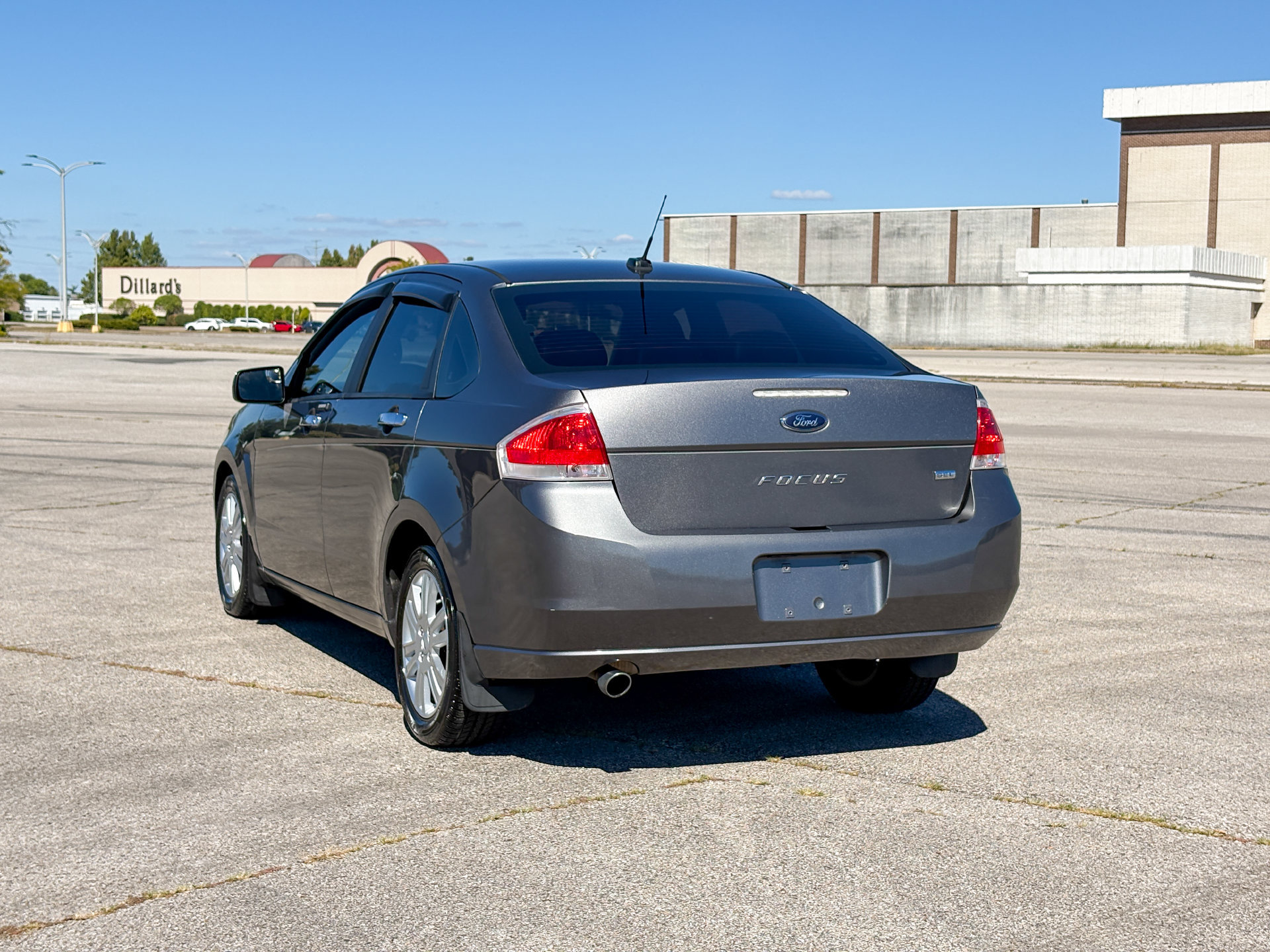 Used 2010 Ford Focus SEL FWD image 6
