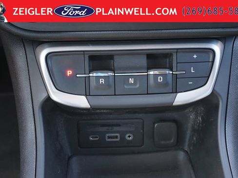 Used 2024 GMC Terrain SLT AWD/4WD image 22