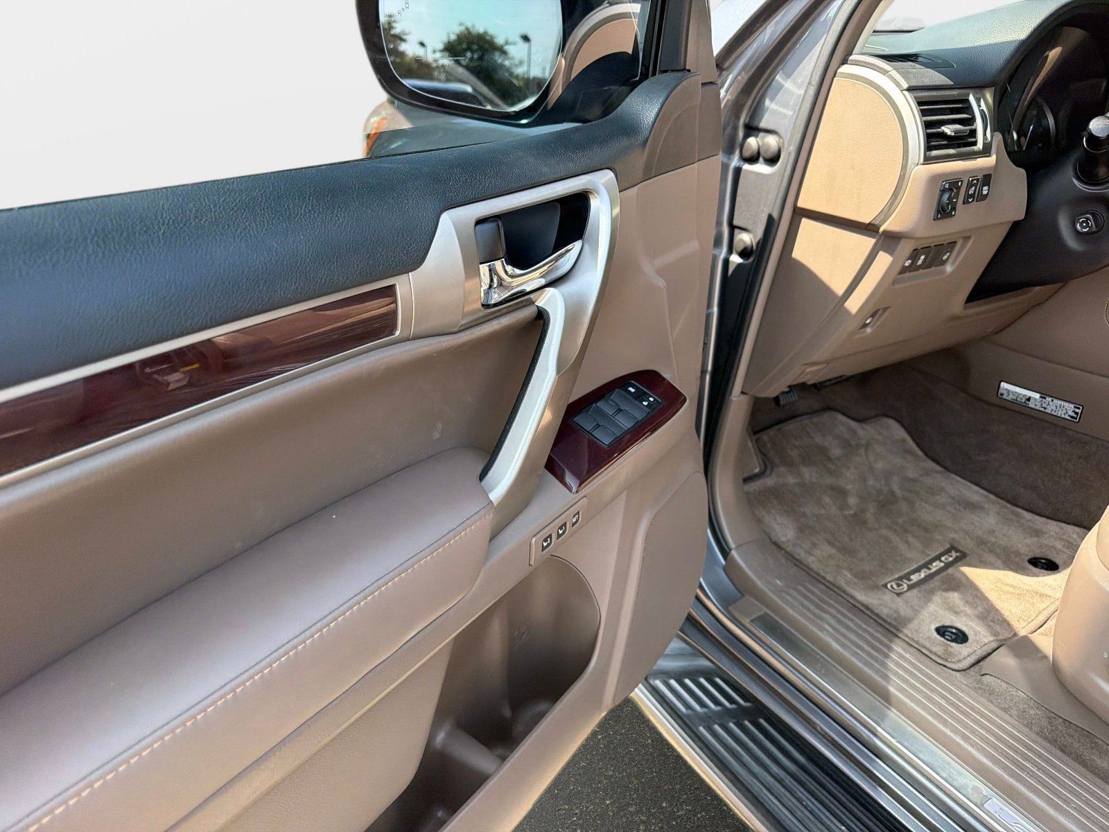 Used 2019 Lexus GX 460 Luxury AWD/4WD image 18