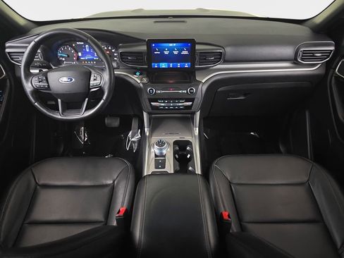 Used 2020 Ford Explorer XLT w/ Equipment Group 202A image 12