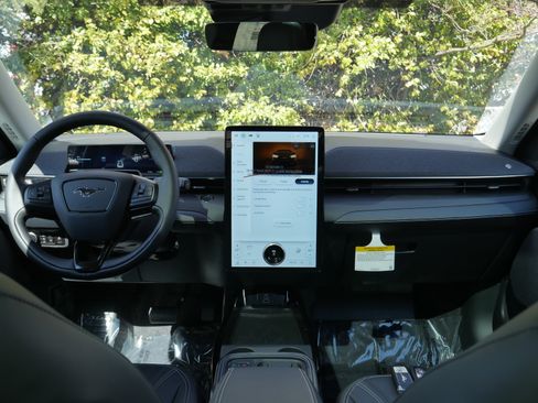 New 2026 Ford Mustang Mach-E Premium image 18