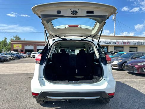 Used 2017 Nissan Rogue S AWD/4WD image 6