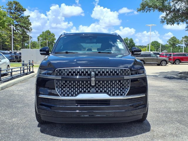 New 2026 Lincoln Navigator Reserve AWD/4WD image 3