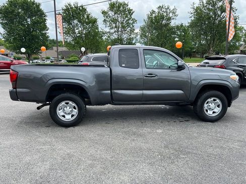 Used 2022 Toyota Tacoma SR w/ SR Convenience Package RWD image 9