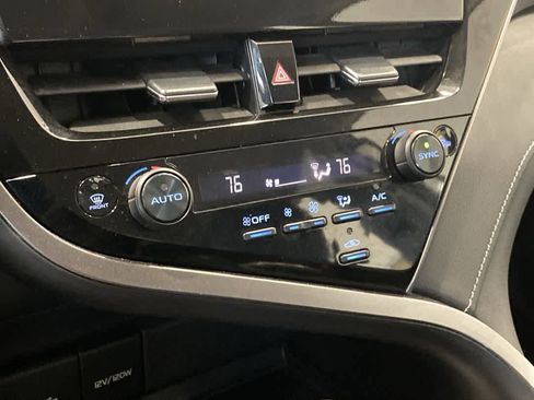 Used 2023 Toyota Camry SE image 18