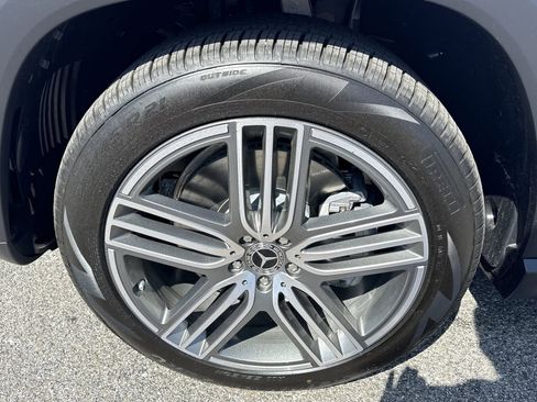 New 2026 Mercedes-Benz GLS 450 4MATIC image 9