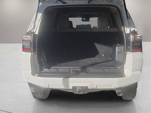 Certified 2020 Toyota 4Runner SR5 Premium image 11