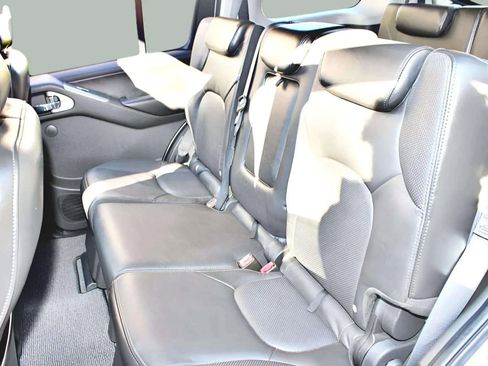 Used 2006 Nissan Pathfinder SE w/ (P01) Se Premium Pkg image 26