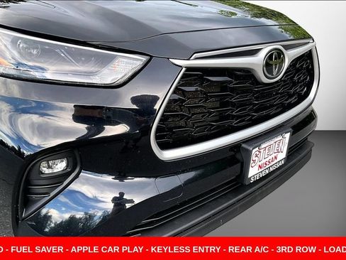Used 2022 Toyota Highlander LE AWD/4WD image 32