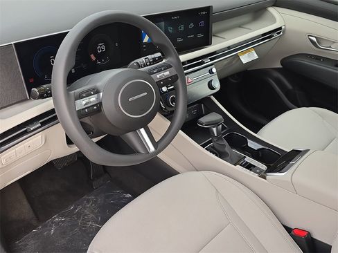 New 2026 Hyundai Tucson SEL image 16