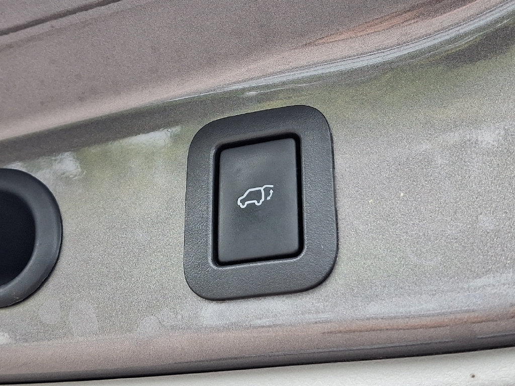 Used 2015 Toyota Highlander XLE FWD image 31
