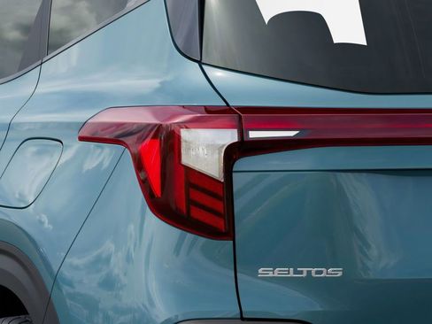 New 2026 Kia Seltos S AWD/4WD image 11