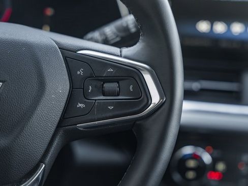 Used 2025 Chevrolet Trax LT w/ LT Convenience Package image 25