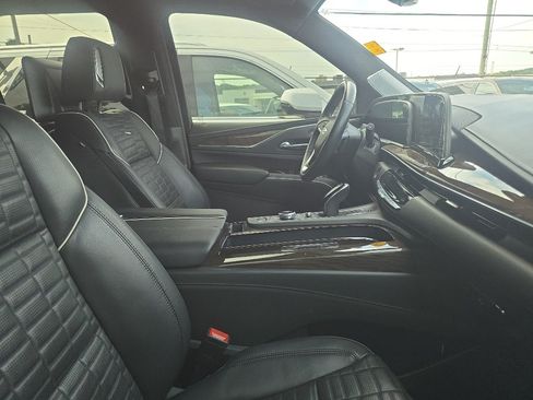 Used 2023 Cadillac Escalade Sport Platinum w/ LPO, ONYX Package AWD/4WD image 7