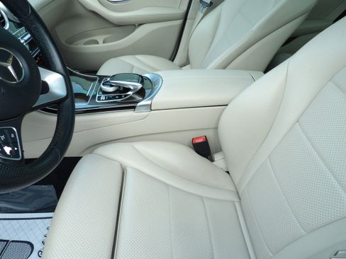 Used 2016 Mercedes-Benz GLC 300 4MATIC image 19