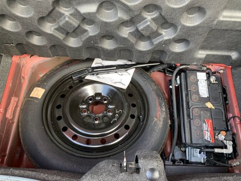 Used 2016 Dodge Challenger SXT RWD image 15