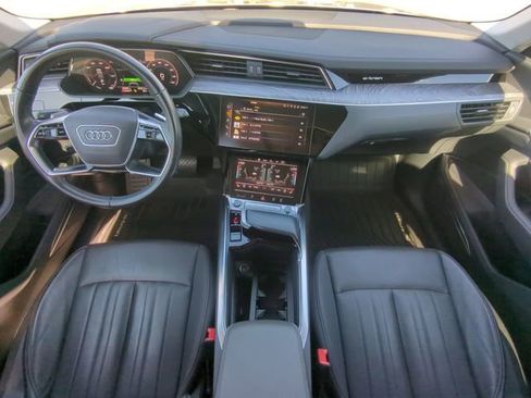Used 2021 Audi e-tron Premium Plus w/ Premium Plus Package image 18