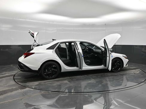 New 2026 Hyundai Elantra SEL Sport FWD image 41